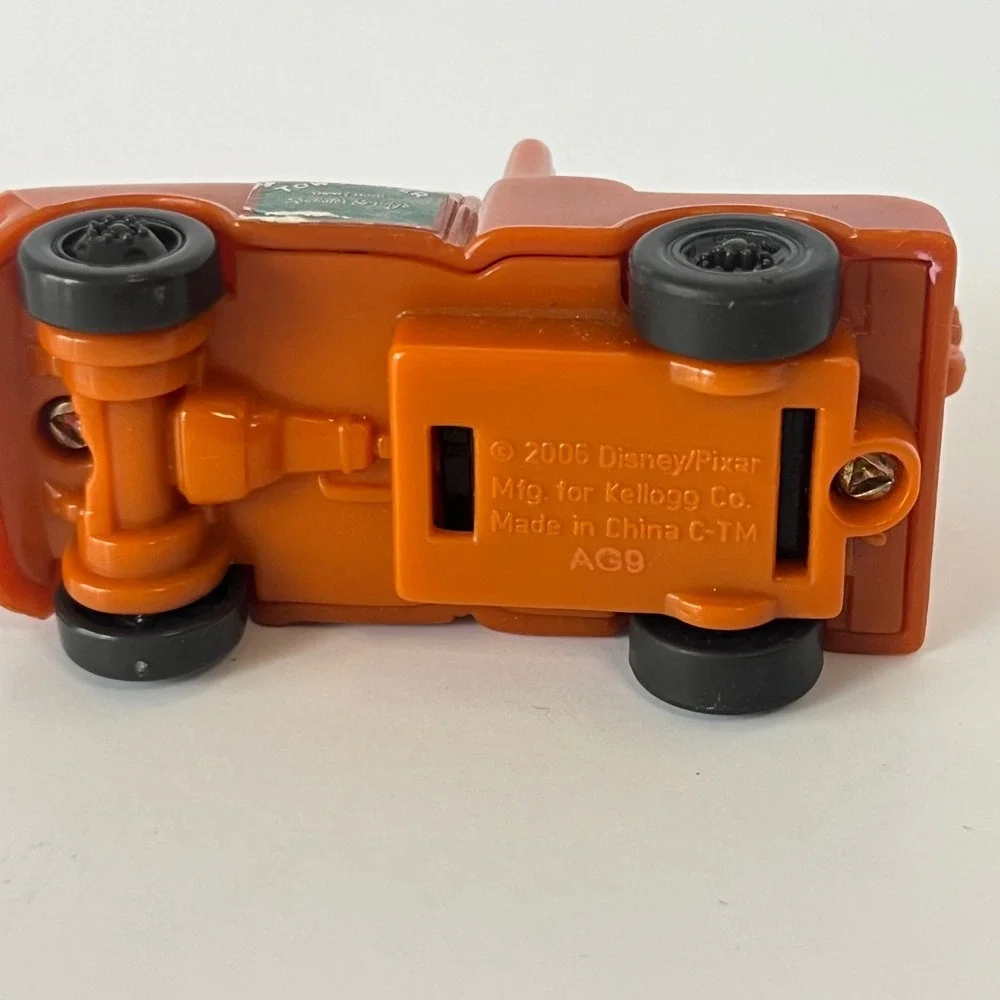 Disney Pixar Cars Tow Mater Toy Truck 2006 Kellogg Co Promo Brown Plastic 3 Inch